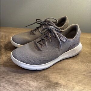 Kizik Madrid Eco Knit Men’s 6.5/Women’s 8 Wide Grey  Lace Up Sneakers Shoes
